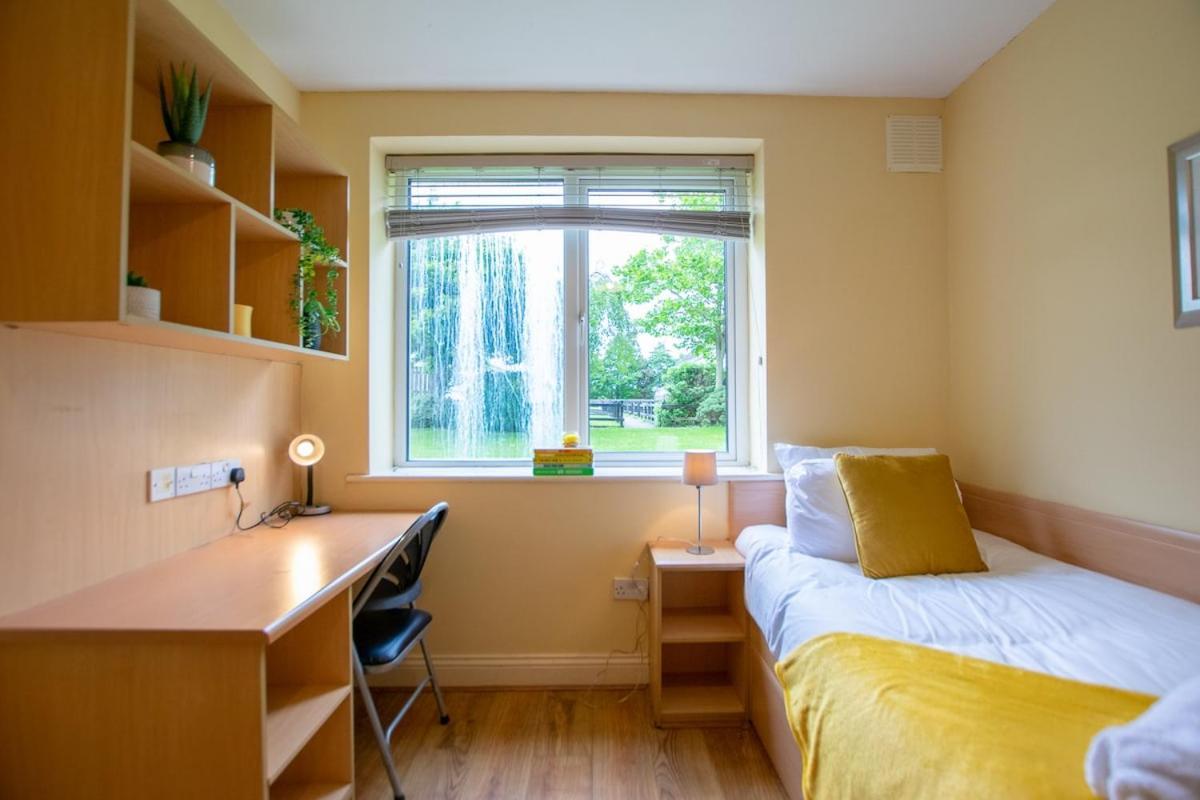 128 - Comfy 2 Bed With Parking