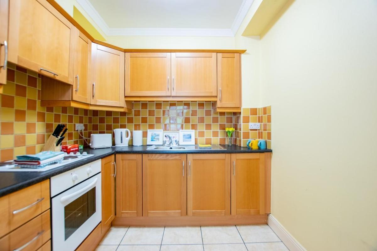 128 - Comfy 2 Bed With Parking Apartamento